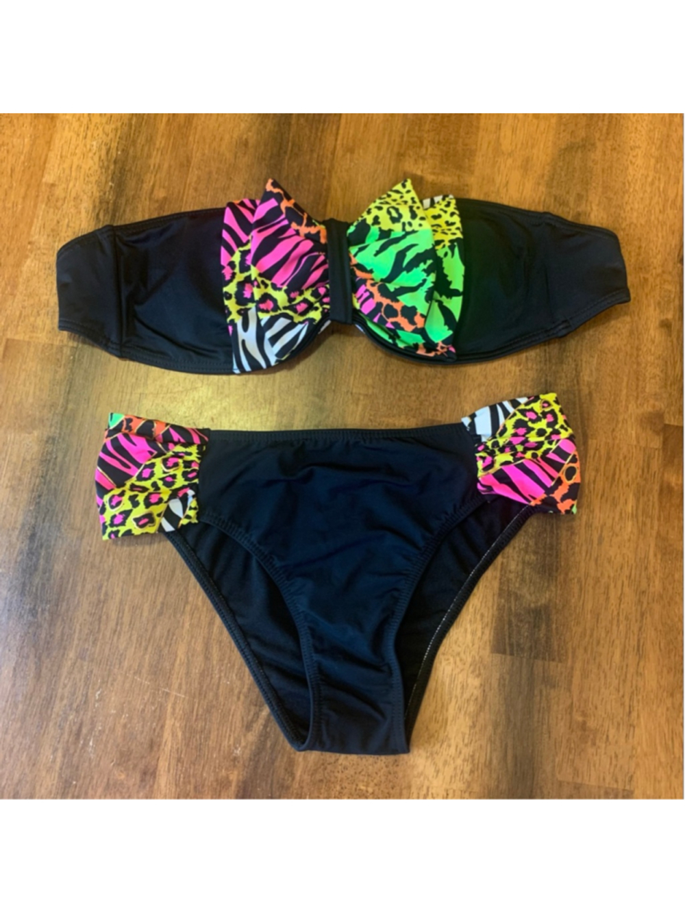 Amore Swimsuit 2 Piece NWOT Medium Black with Bright Pink Green and Yellow